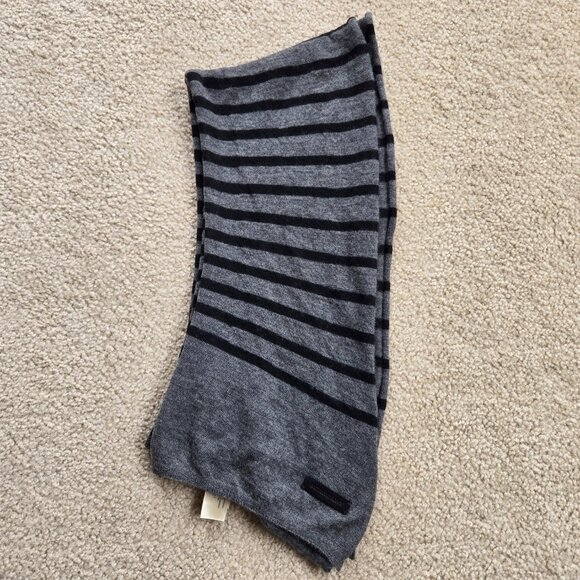 NWOT Burberry Knit Cashmere Striped Curved Scarf - Picture 10 of 10